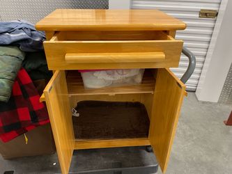 Bar Table / Kitchen Table - Moving