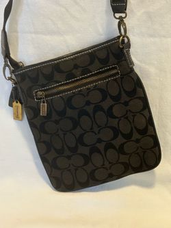 Vintage shoulder bag in like new condition