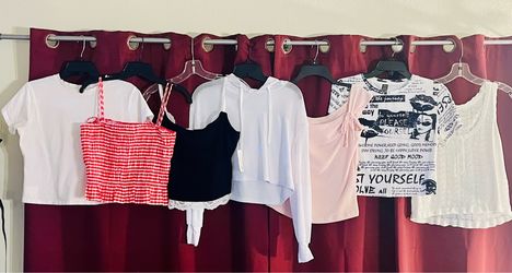 20 juniors/teen/girls tops size medium