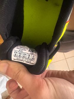 Under Armour Sneakers Size 11 US