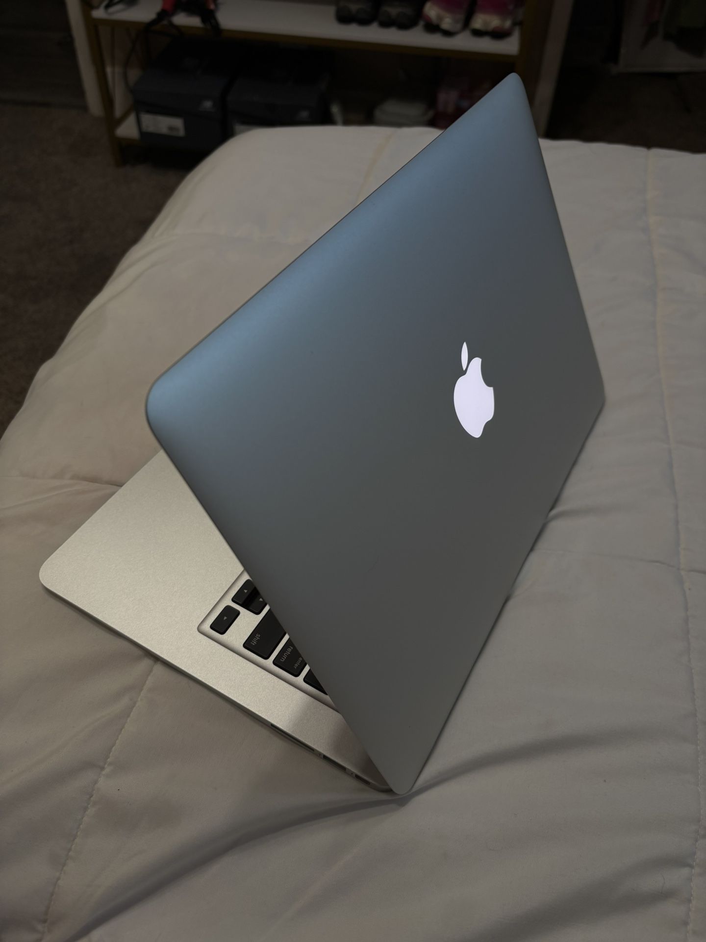 MacBook Air 13”