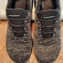 Great Pair Of Gently Worn Sketchers.  Size 8.5