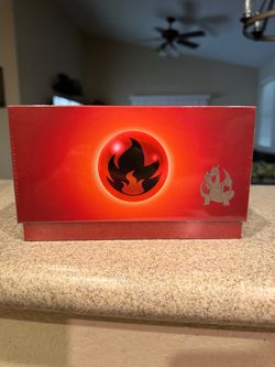Pokémon TCG: Brilliant Energy Fire-Type Collector’s Album Gift Box – Simplified Chinese