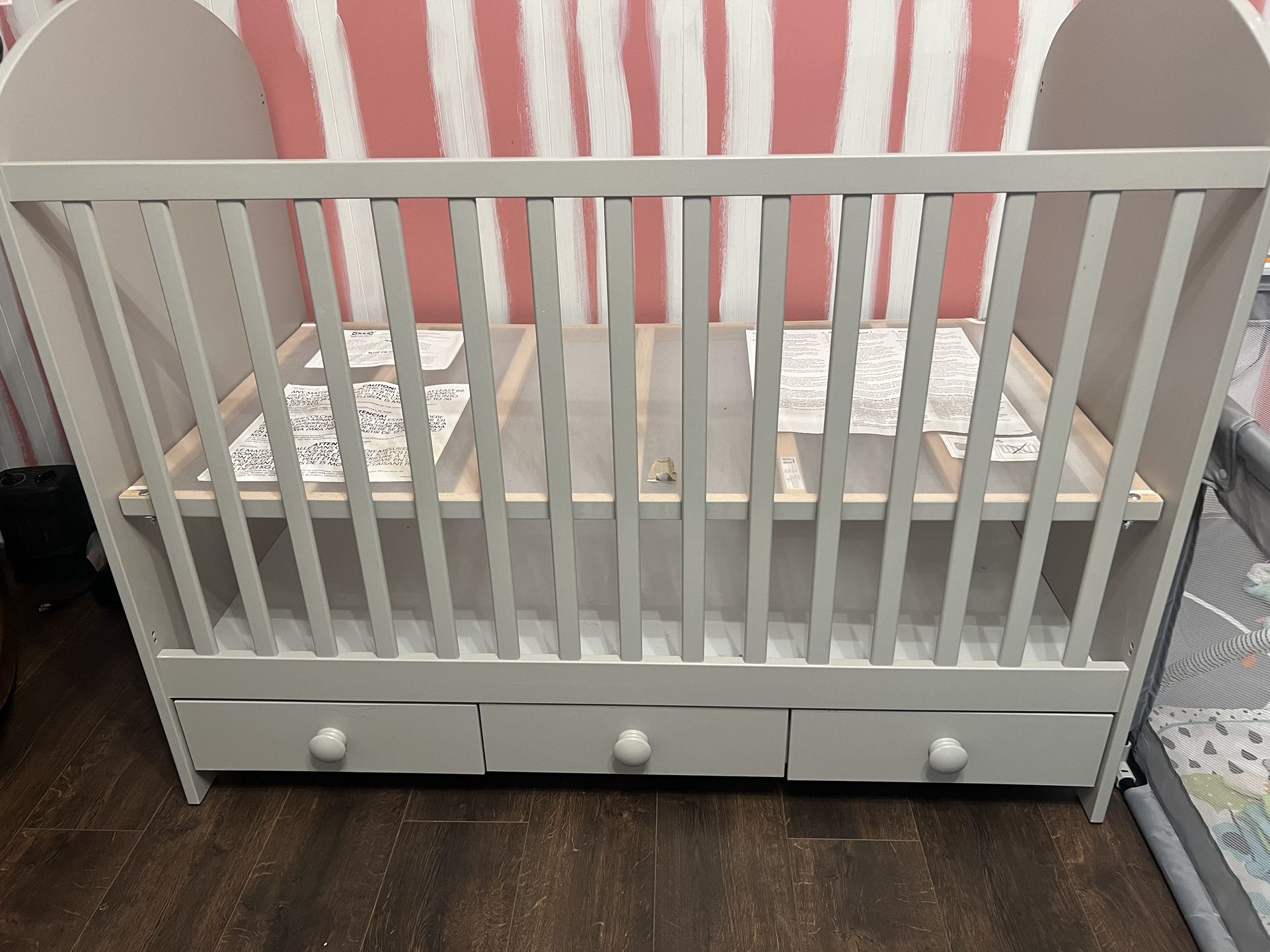 White Baby / Toddler Crib