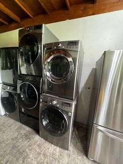 LG HE STAINLESS STEEL FRONT LOAD WASHER AND GAS DRYER SET