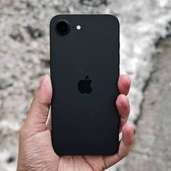 IPhone 16e Boost Mobile 