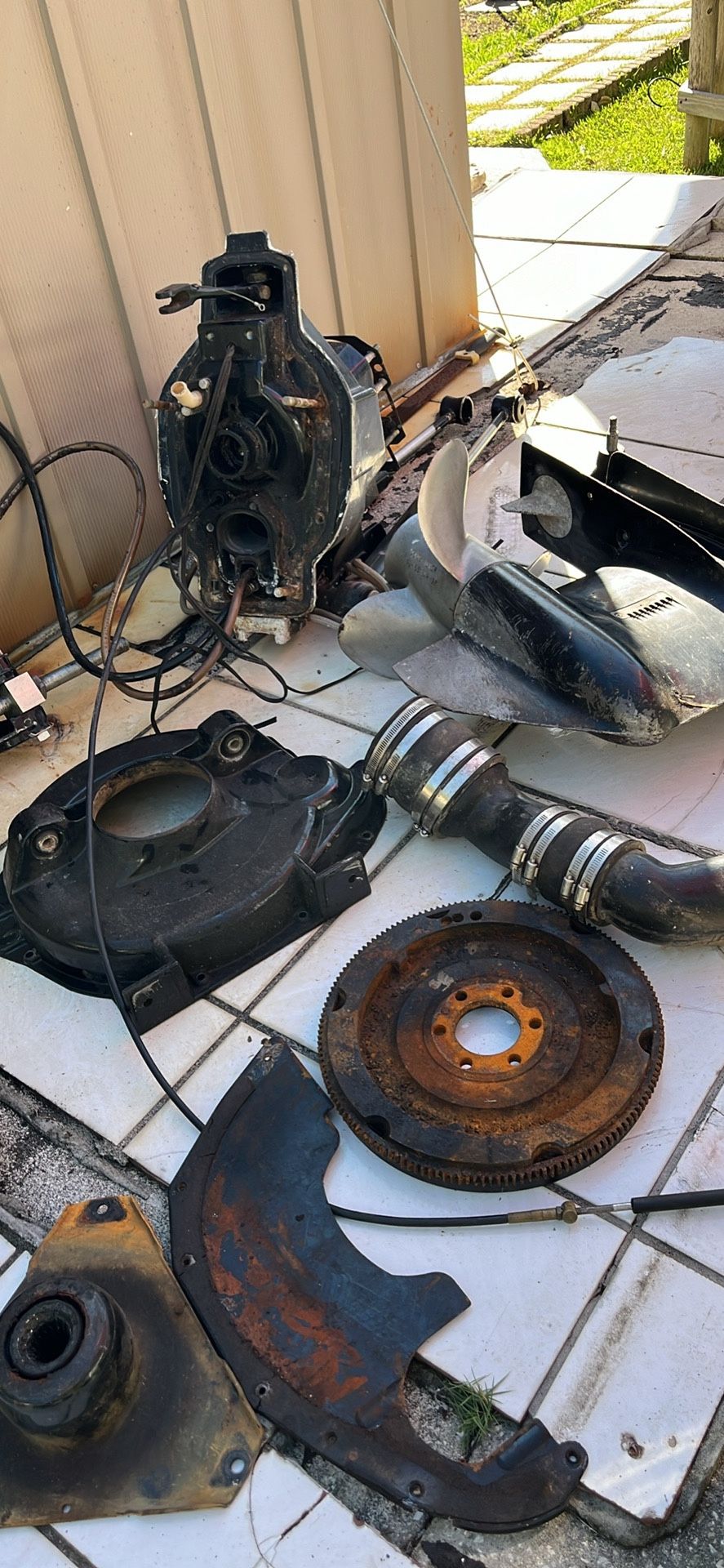 Vendp Motor Mercruiser 3.0 Con su Pata Completa