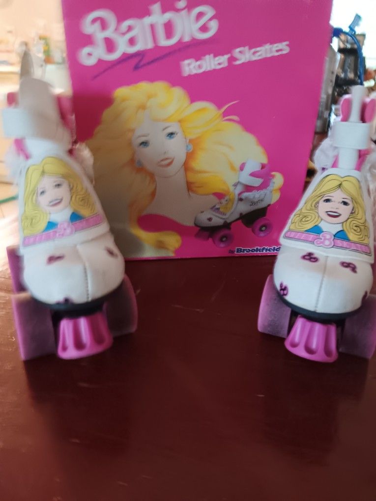 Vintage 1980s Barbie Roller Skates