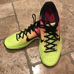Nike Zoom Hyperattack 8 for Sale in Huntington Beach, CA - OfferUp