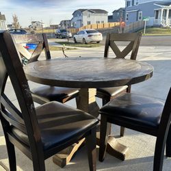 Dining Table w/4 Chairs