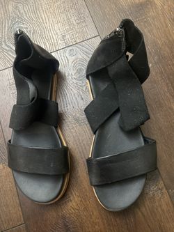 Womans Black Sandals Size 8 By Mia 