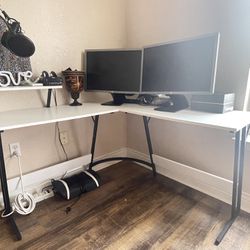  White Desk Still New