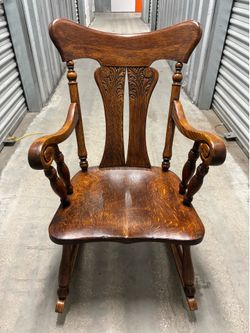 Antique Rocking chair. (In new like condition)