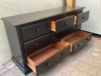 7  DRAWERS DRESSER