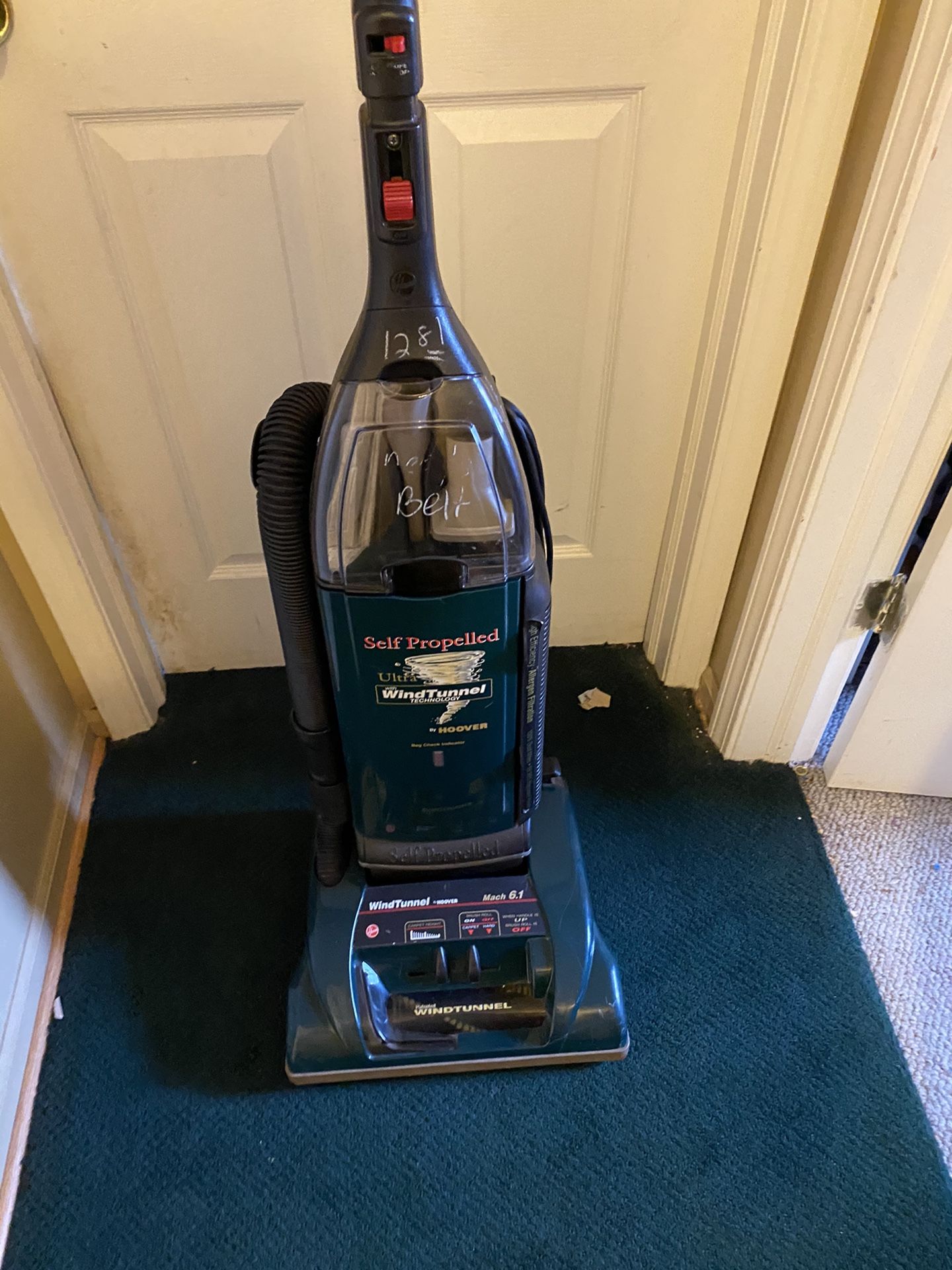 Hoover wind tunnel vacuum