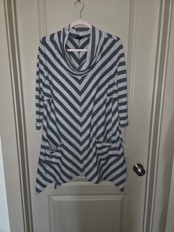 Women's Striped Top With Pockets
