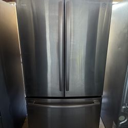 Ge refrigerator bottom freezer with ice maker working / 36” Counter Depth 