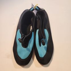Women's water shoes size: 7/8