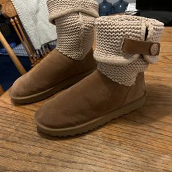 Woman’s UGG Australian Suede Knit Sweater Sheepskin Boots Size 10 In Excellent Condition