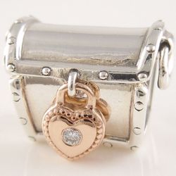 PANDORA Love Lock Chest 