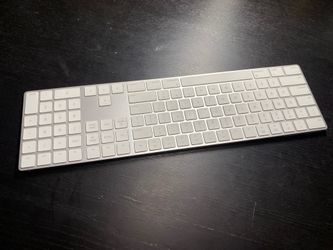 Apple Full Size Magic Keyboard - Like Brand New