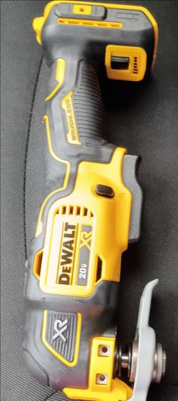 DEWALT 20V XR Brushless Oscillating Multi-Tool