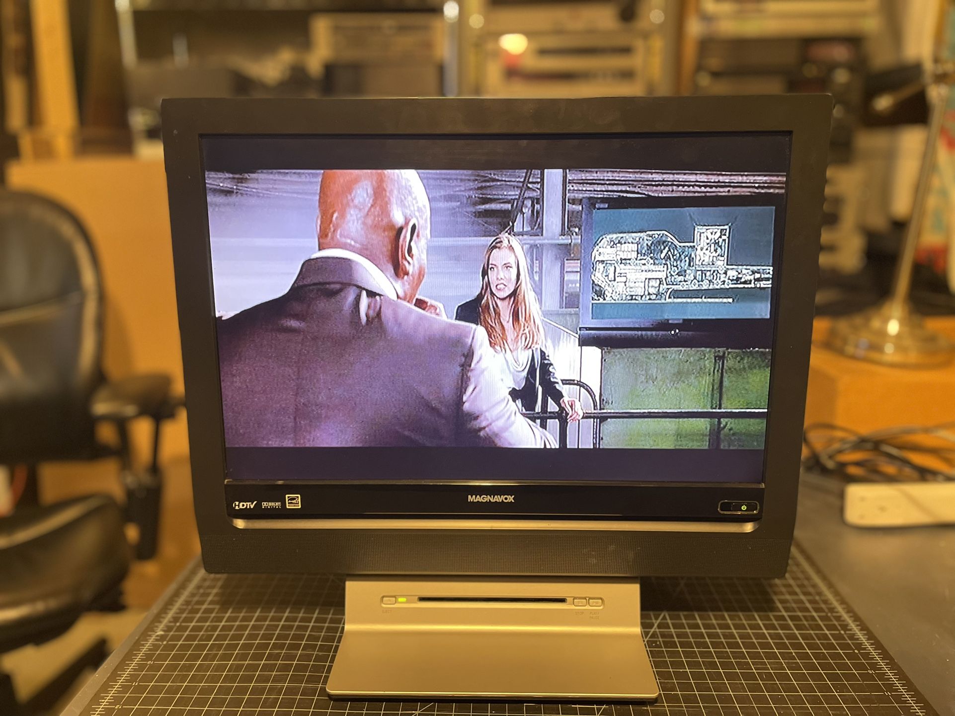 Phillips Magnavox 19 Inch LCD TV/Monitor + DVD player