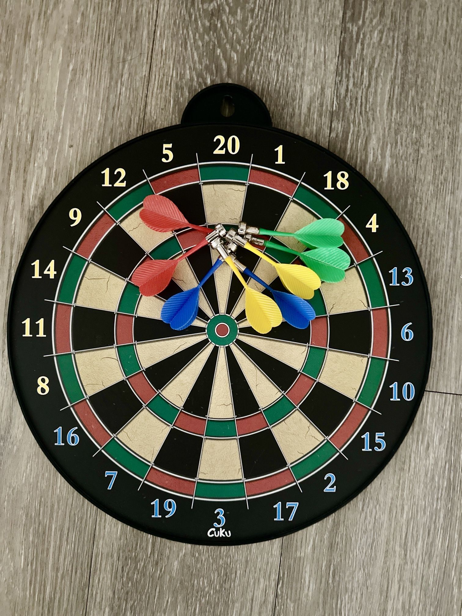 π― Magnetic Dart Board Game with 8 Darts