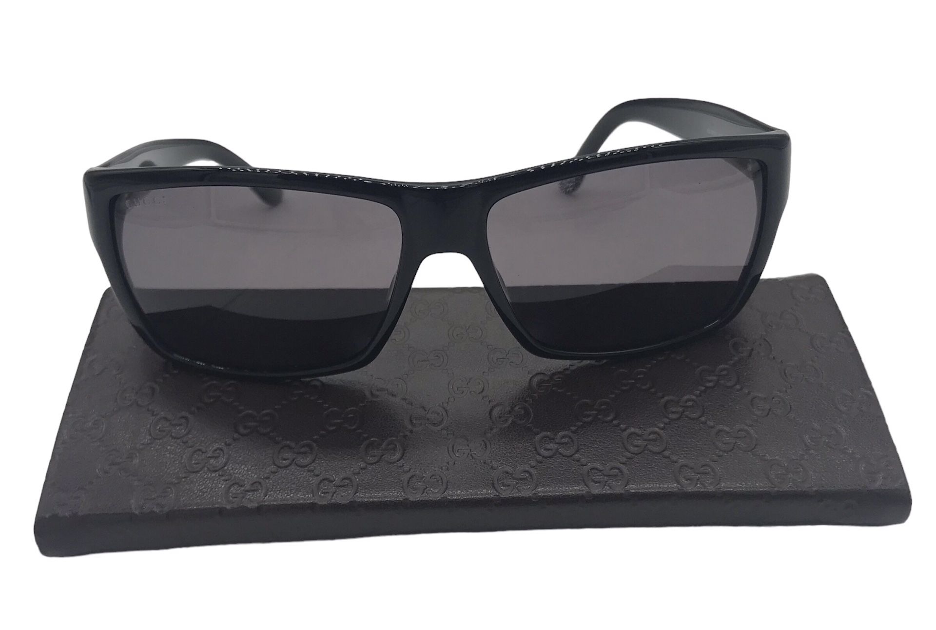 Gucci Sunglasses With Travel Case