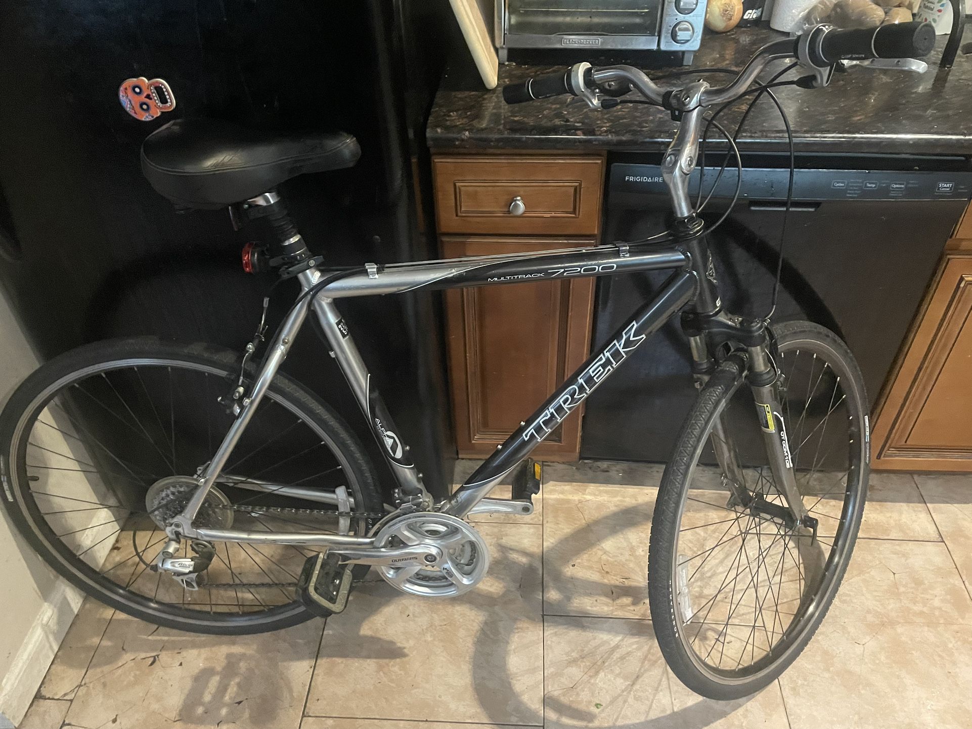 Trek City Hybrid Bike Comfort Commuter 6’+