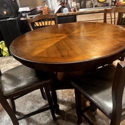 Table + Chairs  Will  Not Separate 