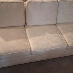 VINTAGE COUCH .......MAKE AN OFFER 