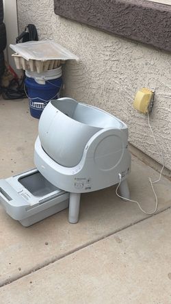 Automatic Self-Cleaning Cat Litter Box – Works Great!