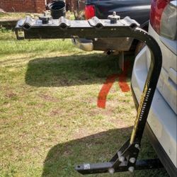 Reese Hitch Mount 4-Bike Fold Down Towing Rack with 2” Hitch Ball