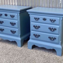 Nice Matching Set of Night Stands / End Tables