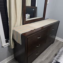 Wood Dresser With Mirror 