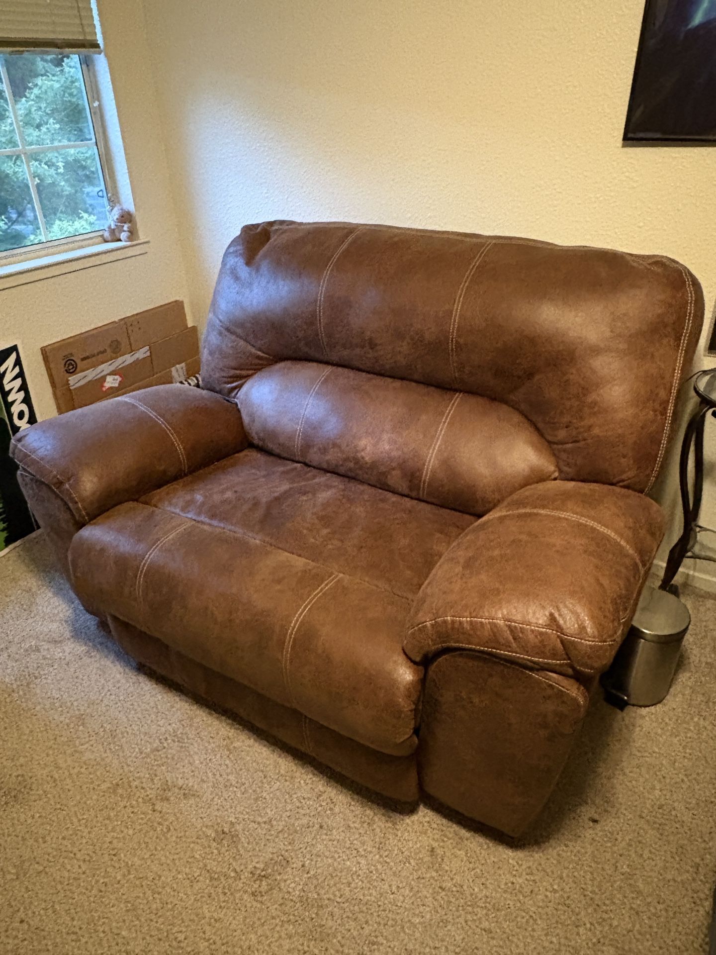 Recliner (Love Seat/2 Person)