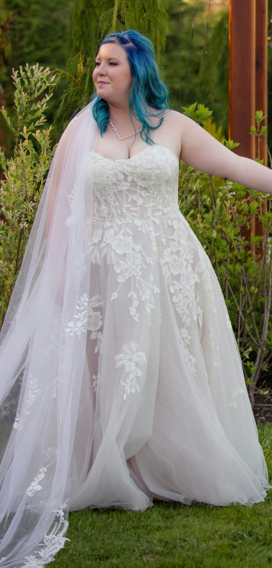 Galina Signature Strapless Wedding Dress (Excellent Condition)