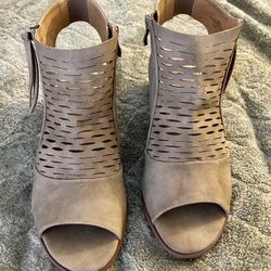 Women’s Peep Toe Booties