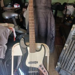 Bass 