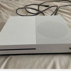 XBOX ONE S with controller 