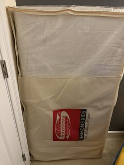 Simmons Kids Infant & Toddler Mattress - Like New! 