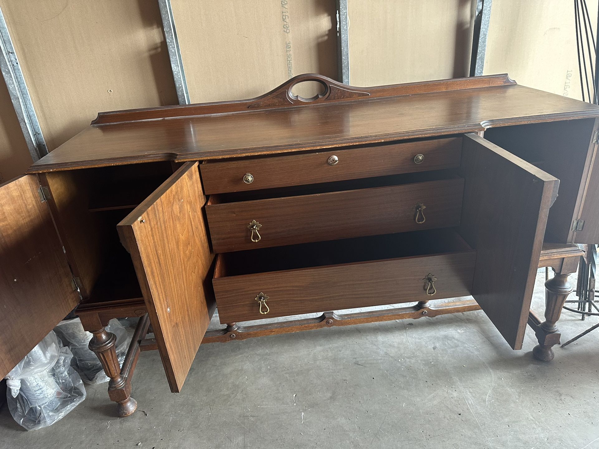 Antique Dinning/chest/credenza Oak With Key For Inner Cabinets.