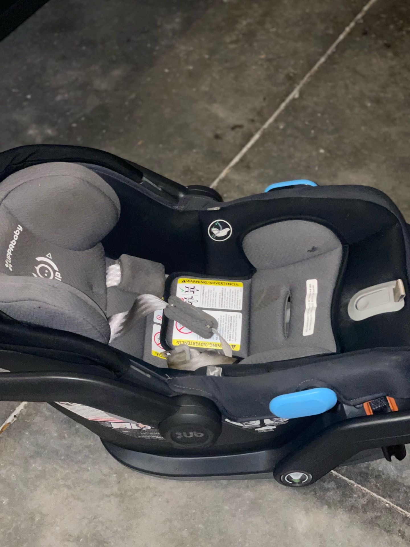 Uppababy car seat with base
