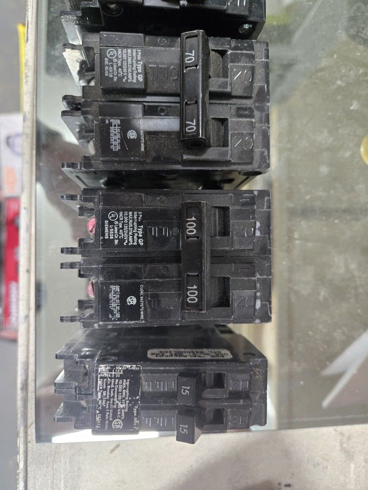 Siemans Electrical Breakers 15 - 100 Amp