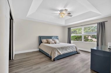 Rooms to go king size bedroom for sale (bedframe and dresser)