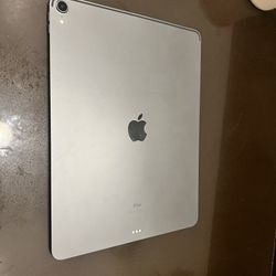 iPad Pro 12.9 Gen 3 With Brand New Apple Magic Keyboard 