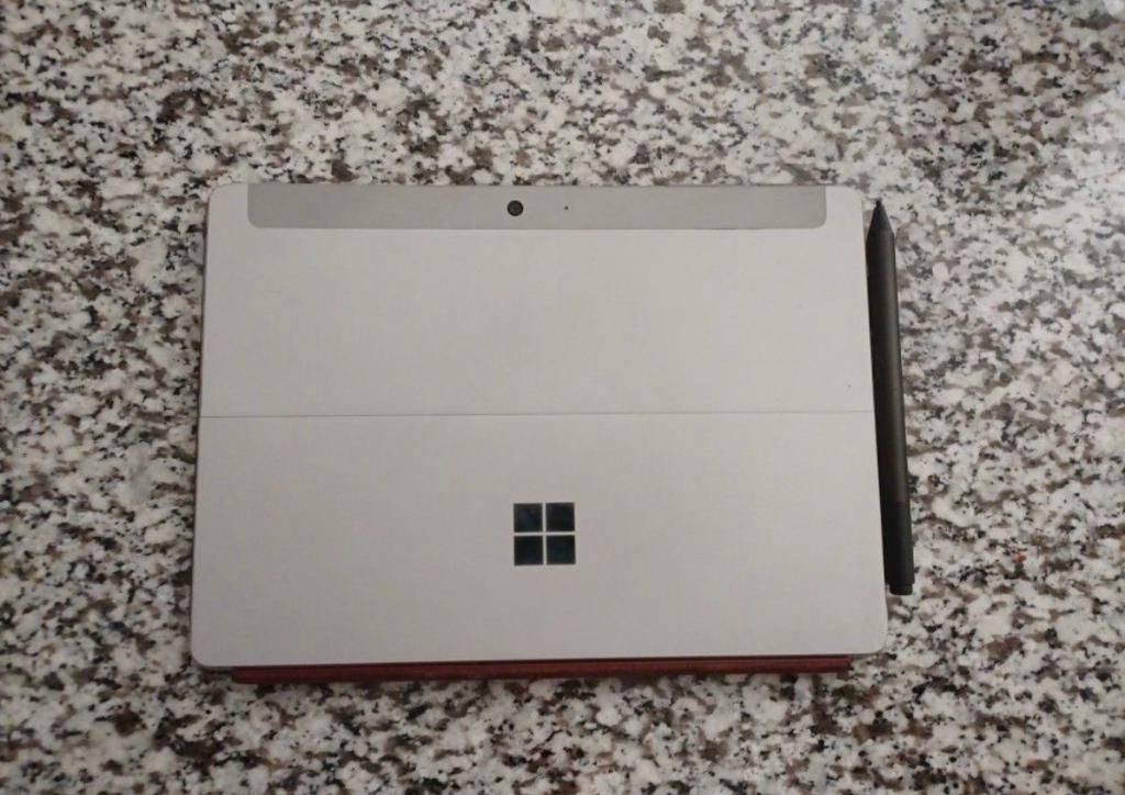 Microsoft Surface Go w/keyboard And Pen