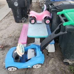 Free Only Table Is Left 