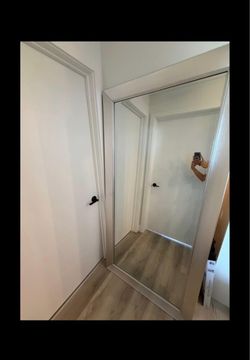 Wall mirror